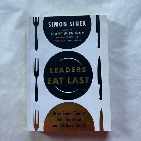 FINAL SALE: 5 books including Marley & Me and Damn you Autocorrect! - Picture 11 of 16